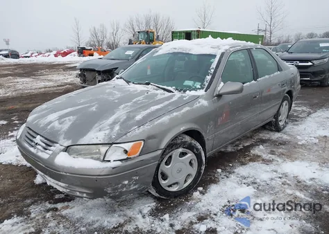 1997 Toyota Camry Le/Xle z USA, uszkodzony, nr VIN JT2BF22K7V0072699